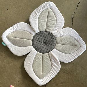 Blooming baby bath flower